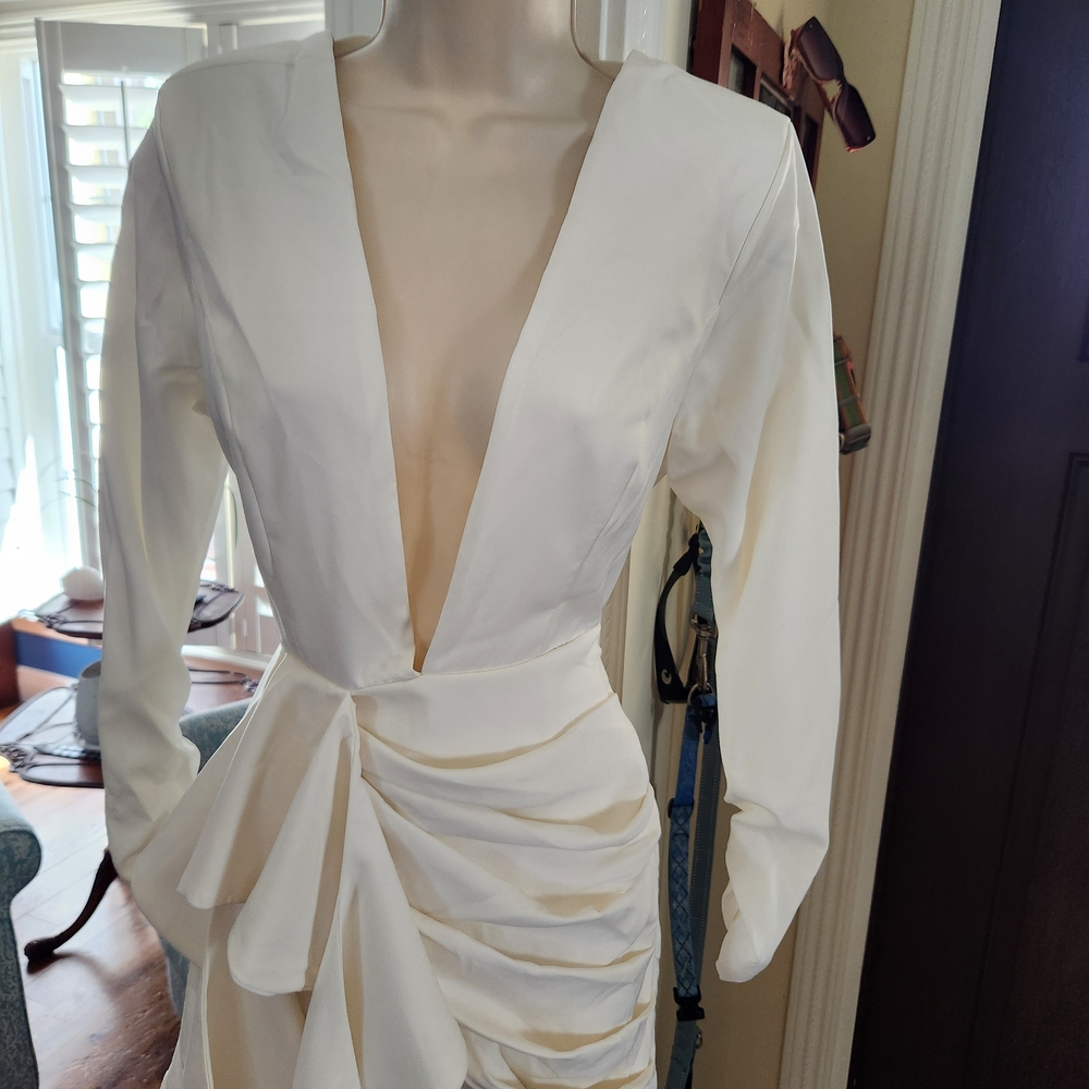 Luxxel Chic Cream Long Sleeve Dress